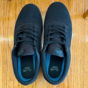 Nike SB Charge Sneakers